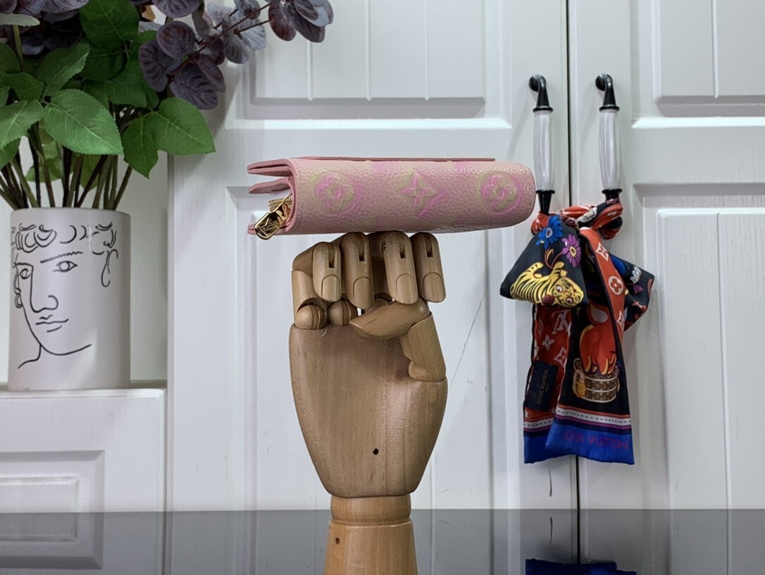 LV CLEA wallet M81529