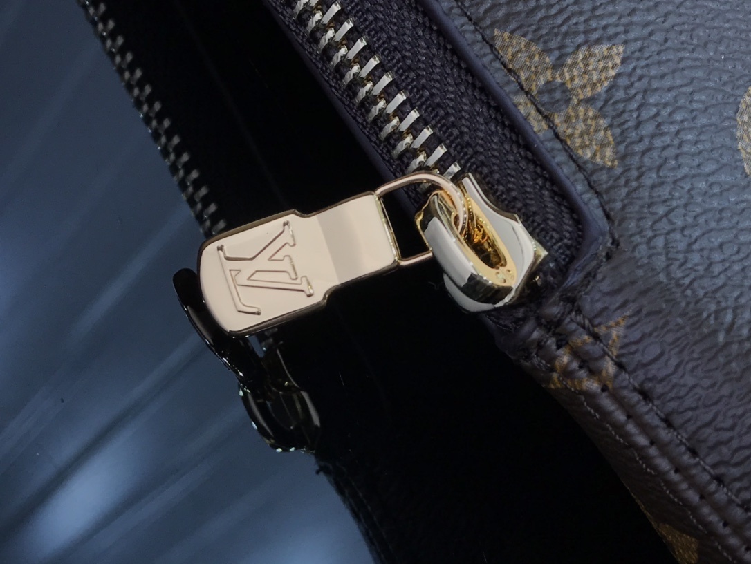 LV Clutch bag M60417