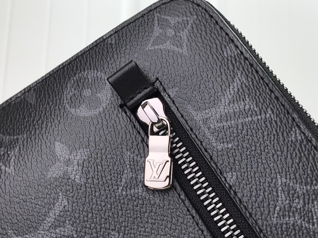 LV Clutch bag M60417