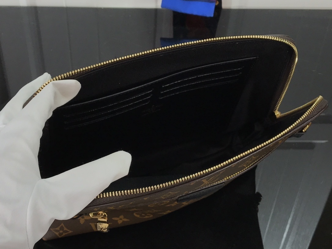 LV Clutch bag M60417