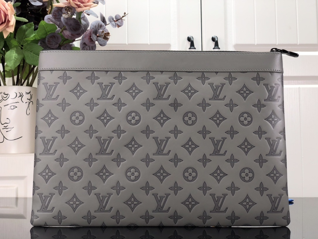 LV Clutch bag M81385