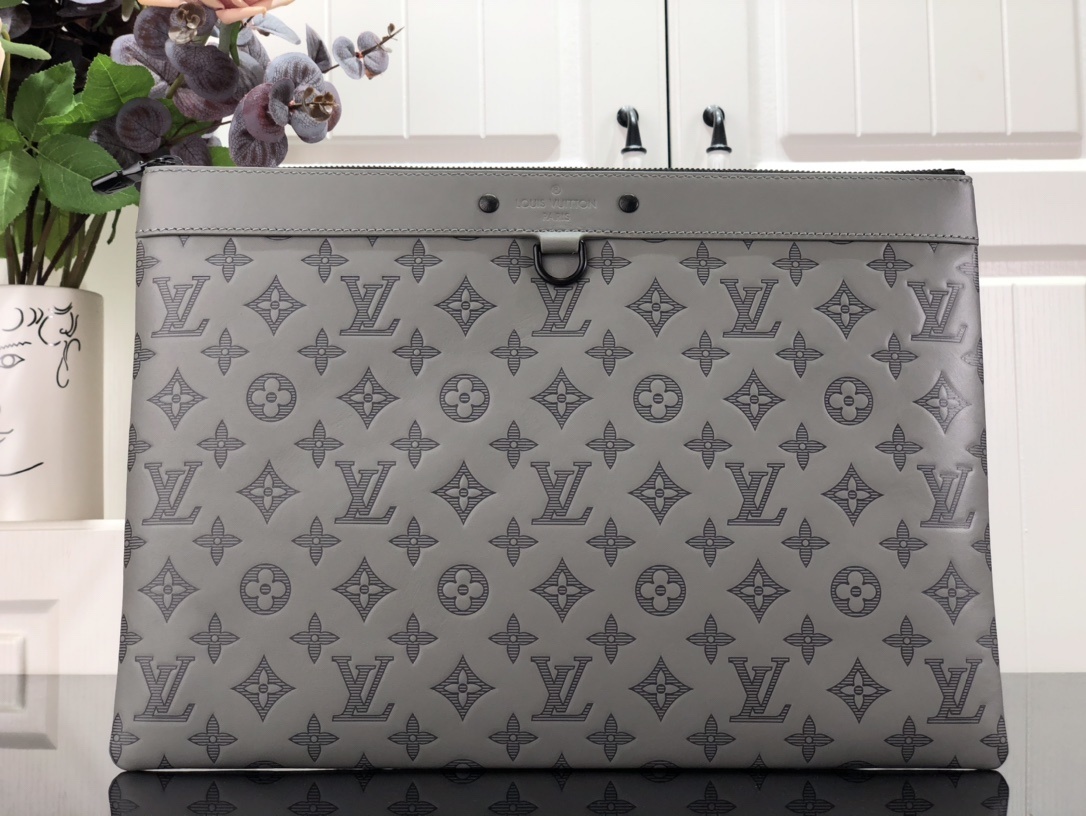 LV Clutch bag M81385