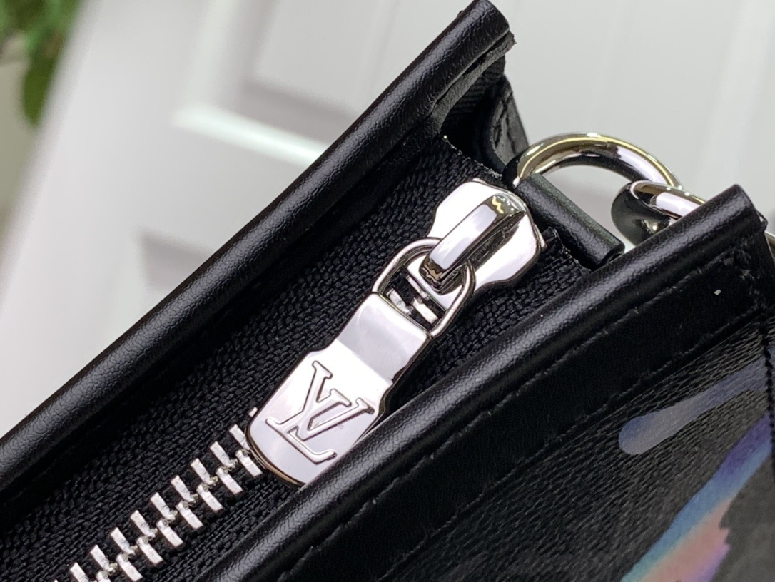 LV Clutch bag M81753