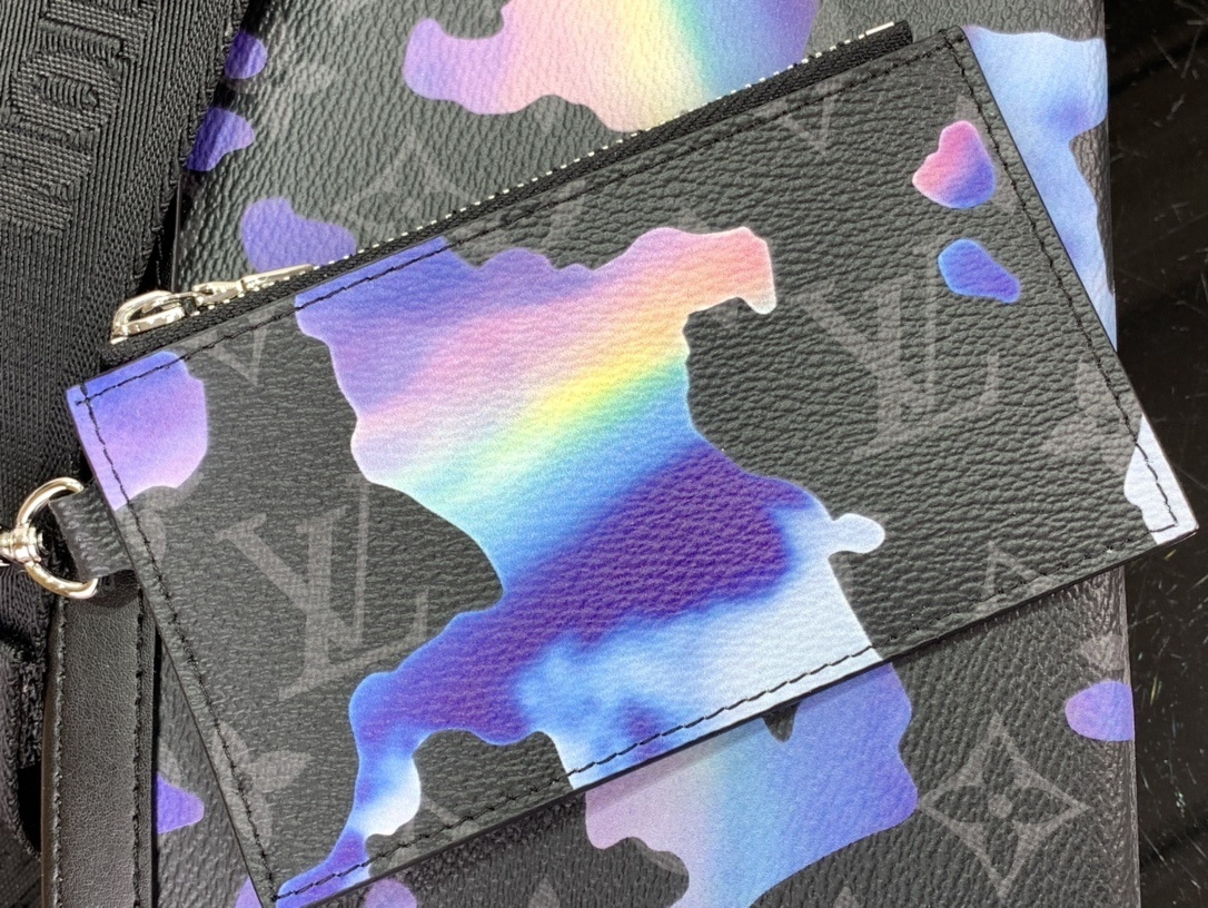 LV Clutch bag M81753