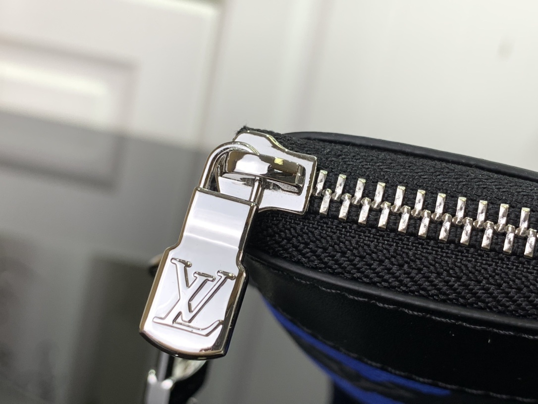 LV Clutch bag M81848