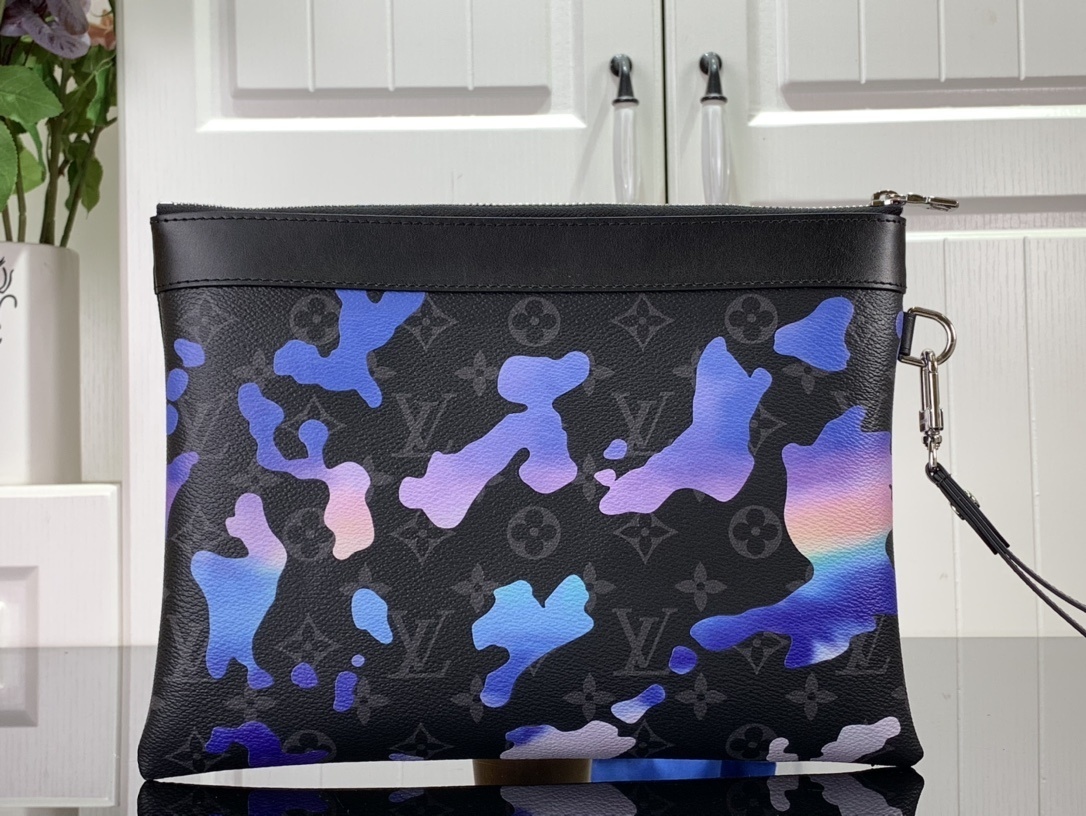 LV Clutch bag M81848