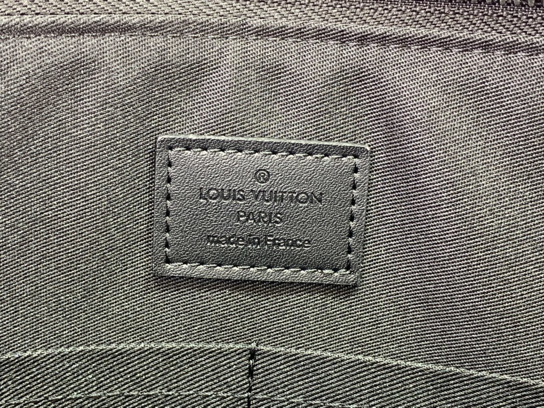 LV Clutch bag N40481