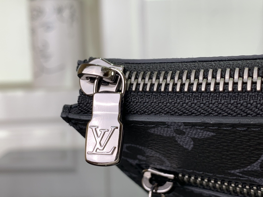 LV Clutch bag N40481