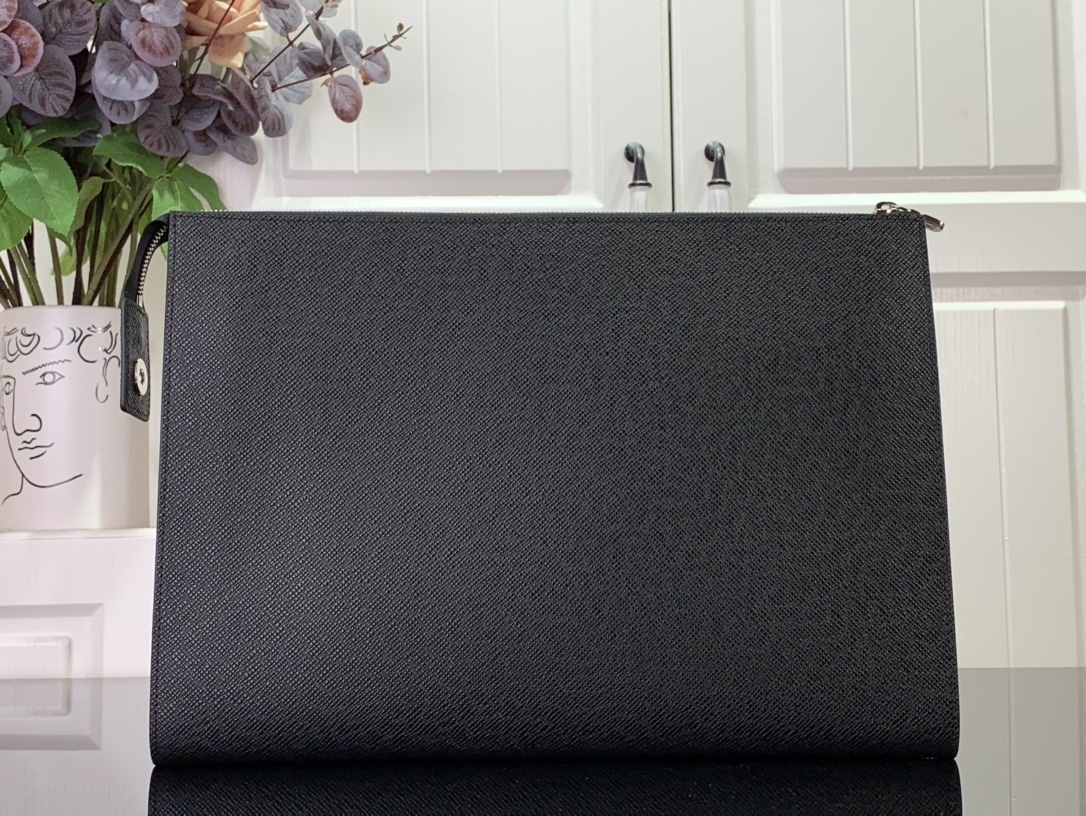 LV Clutch bag N40481