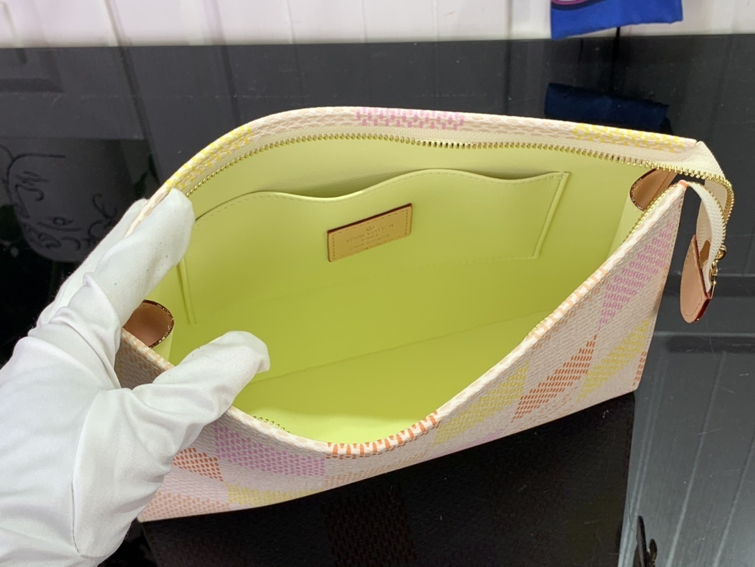 LV Clutch bag N40740