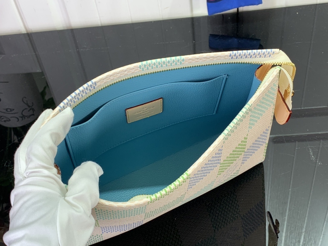 LV Clutch bag N40740