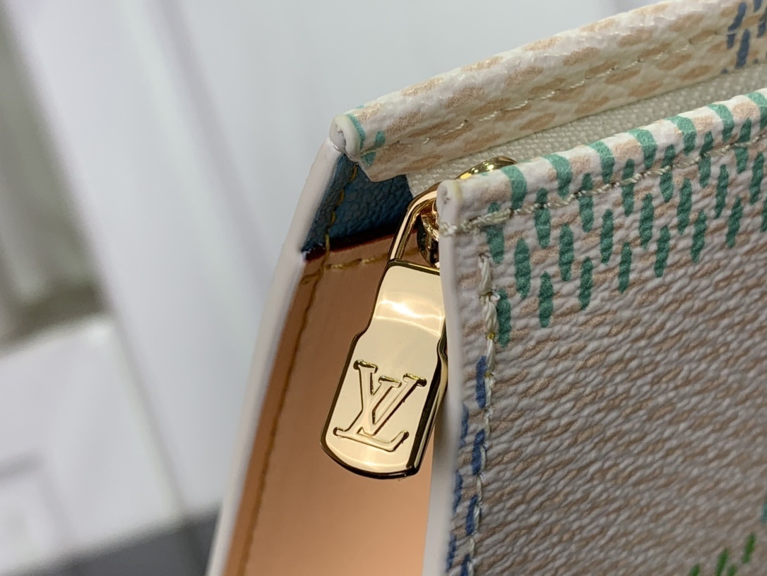 LV Clutch bag N40740