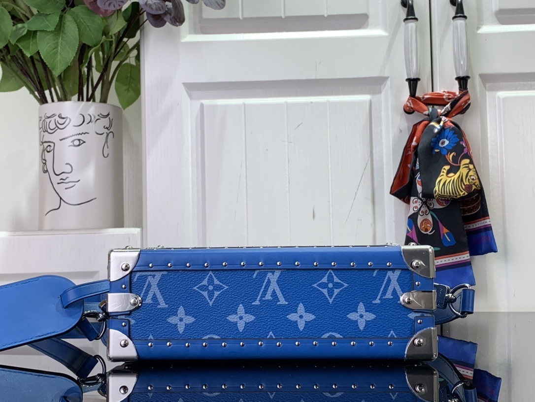 LV Clutch Box M11049 