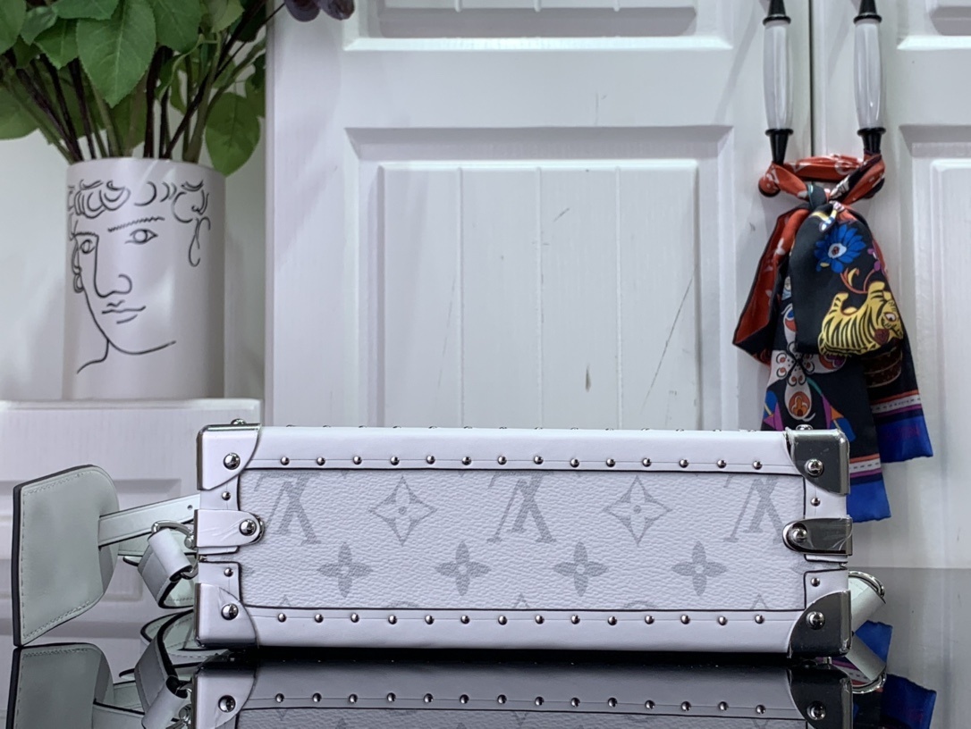 LV Clutch Box M11049 