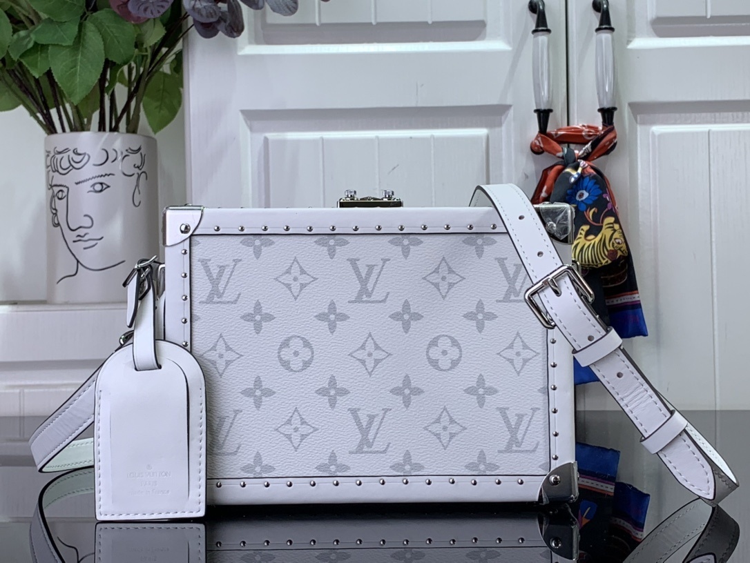 LV Clutch Box M11049 