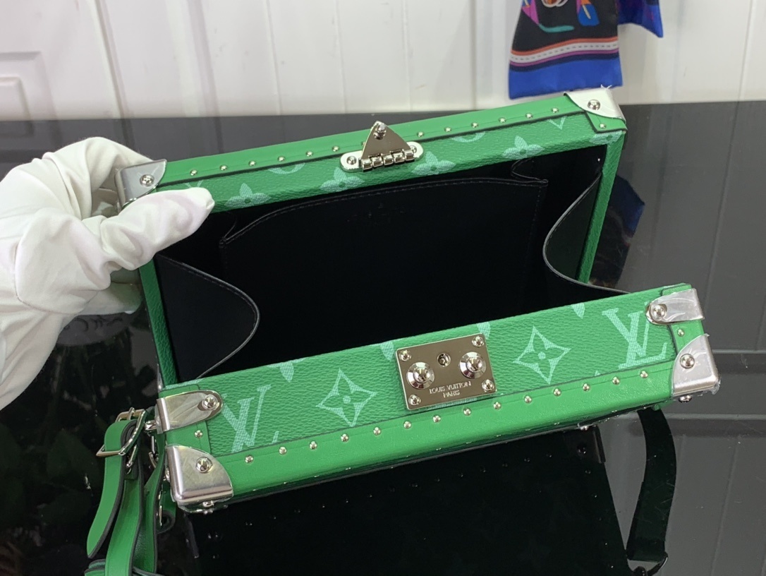 LV Clutch Box M11049 