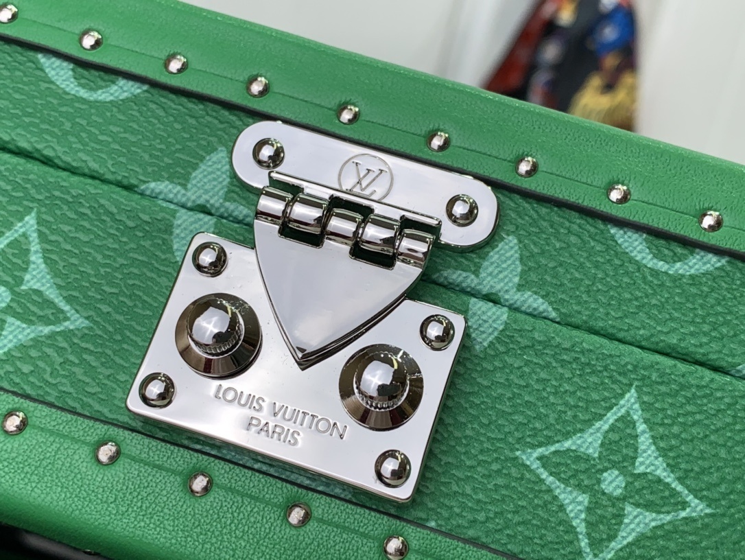 LV Clutch Box M11049 