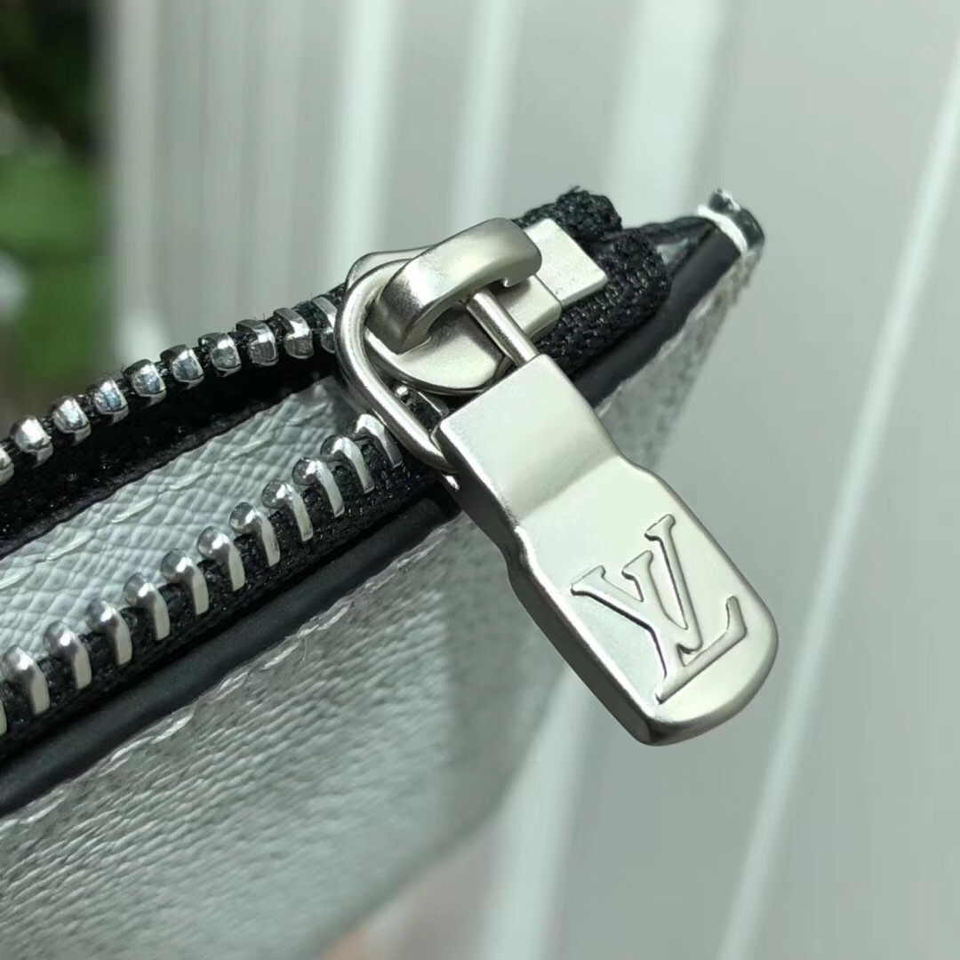 LV COIN CARD HOLDER M30270
