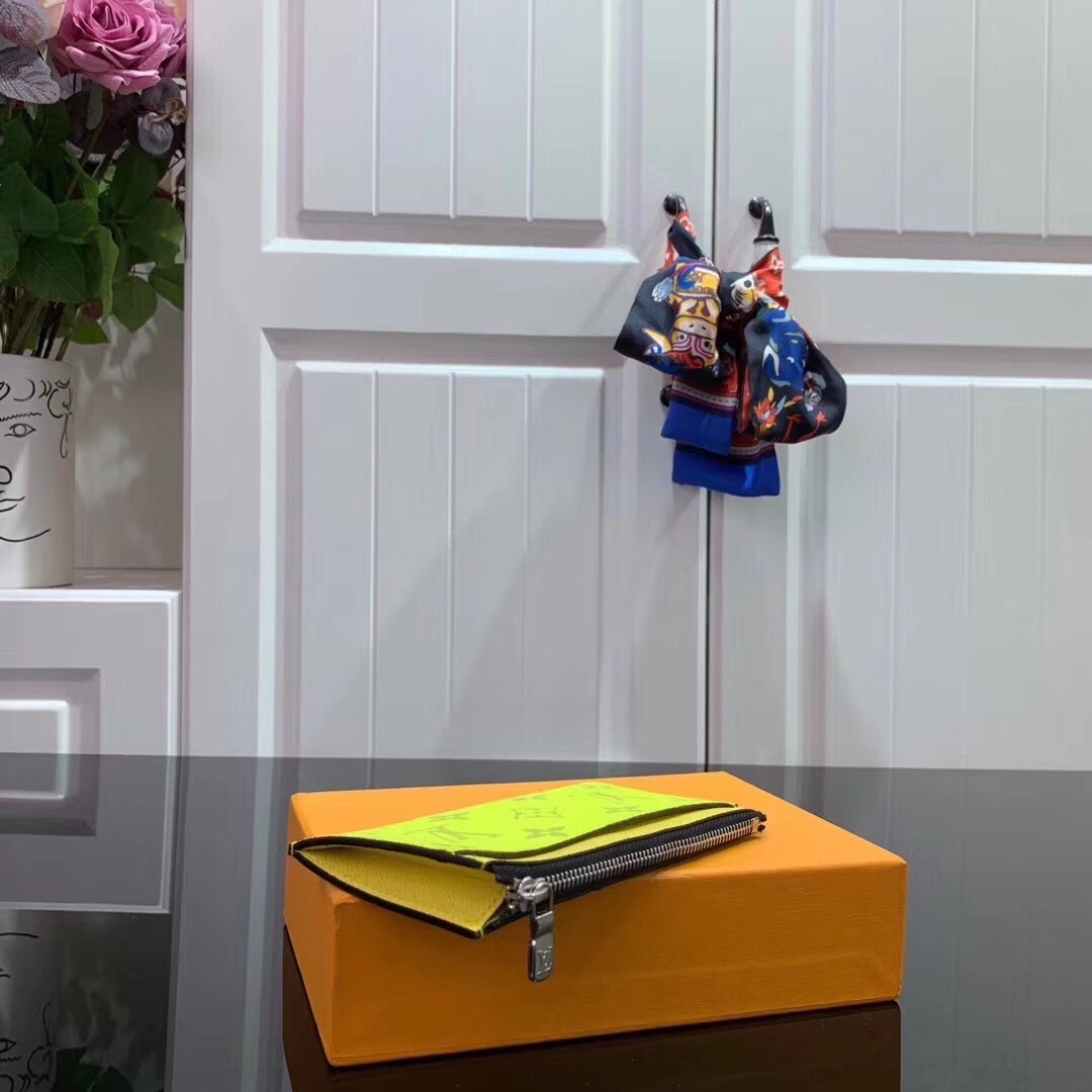 LV COIN CARD HOLDER M30270