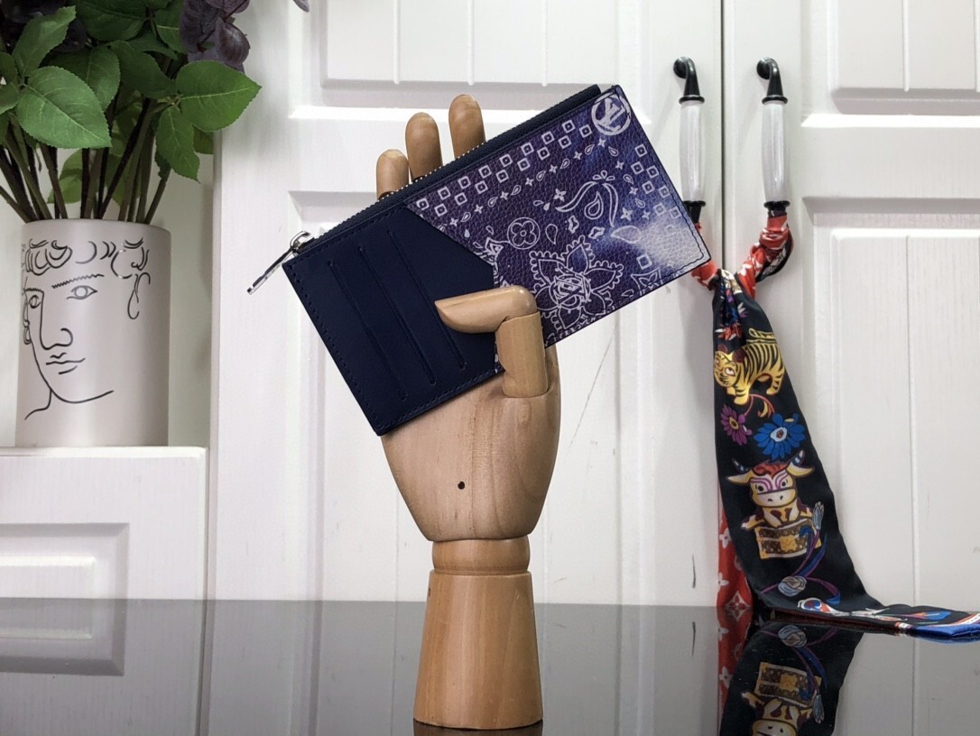 LV COIN CARD HOLDER M81432