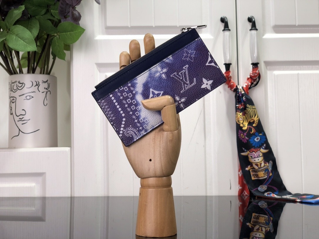 LV COIN CARD HOLDER M81432