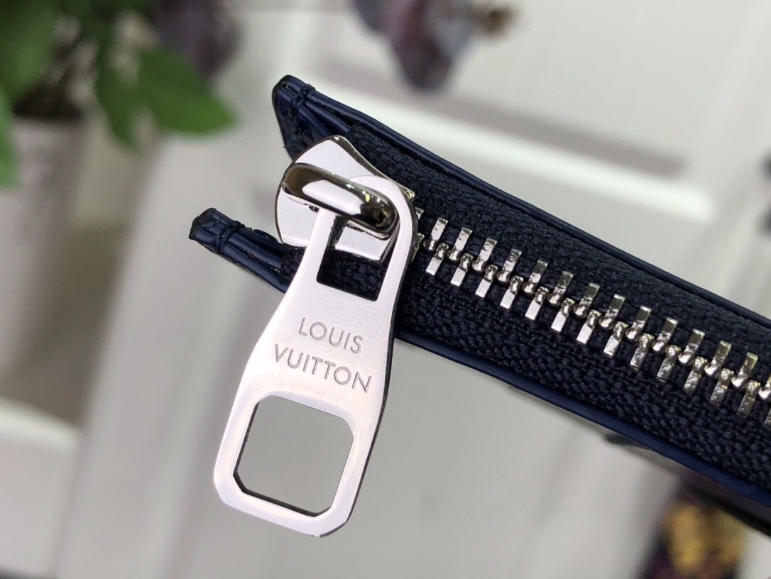 LV COIN CARD HOLDER M81432