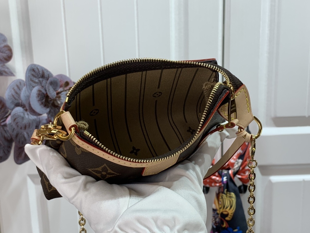 LV Coin purse M40309