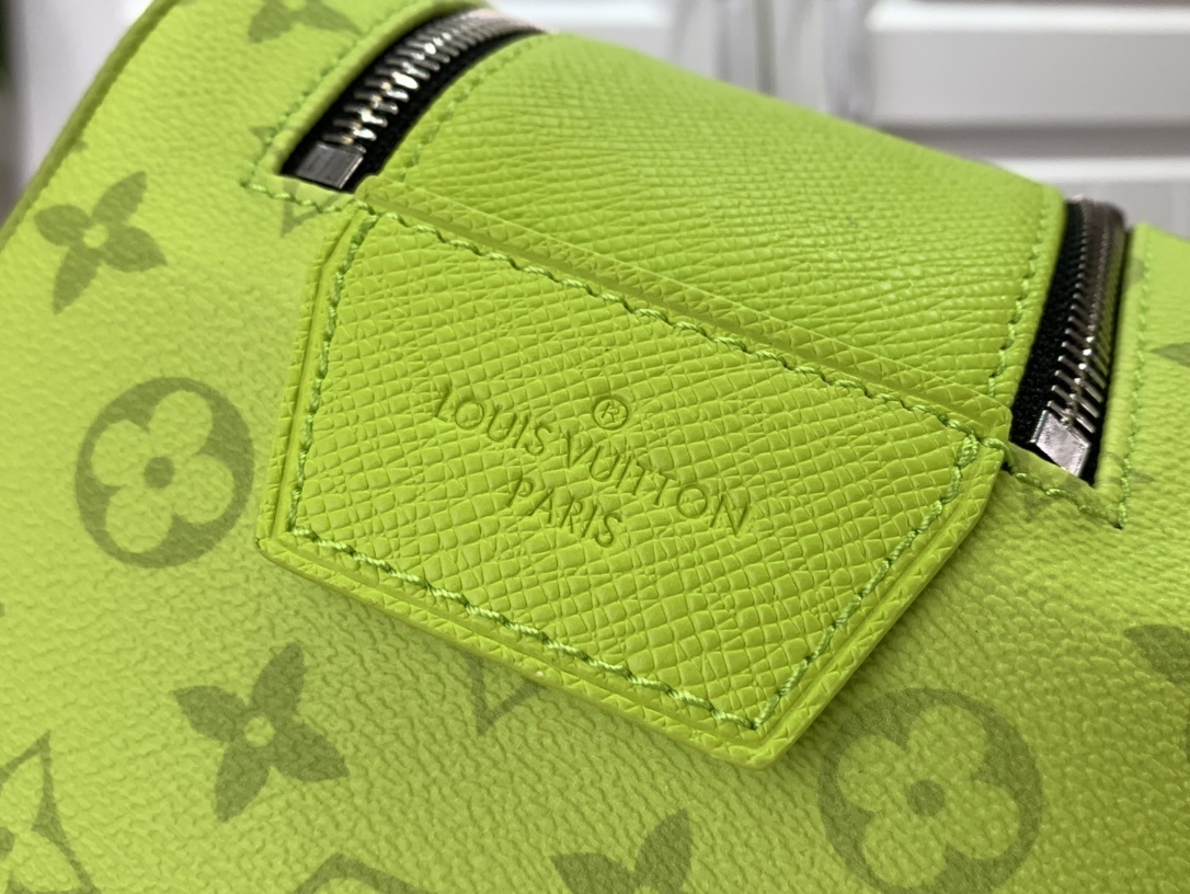 LV Cosmetic bag m10144 