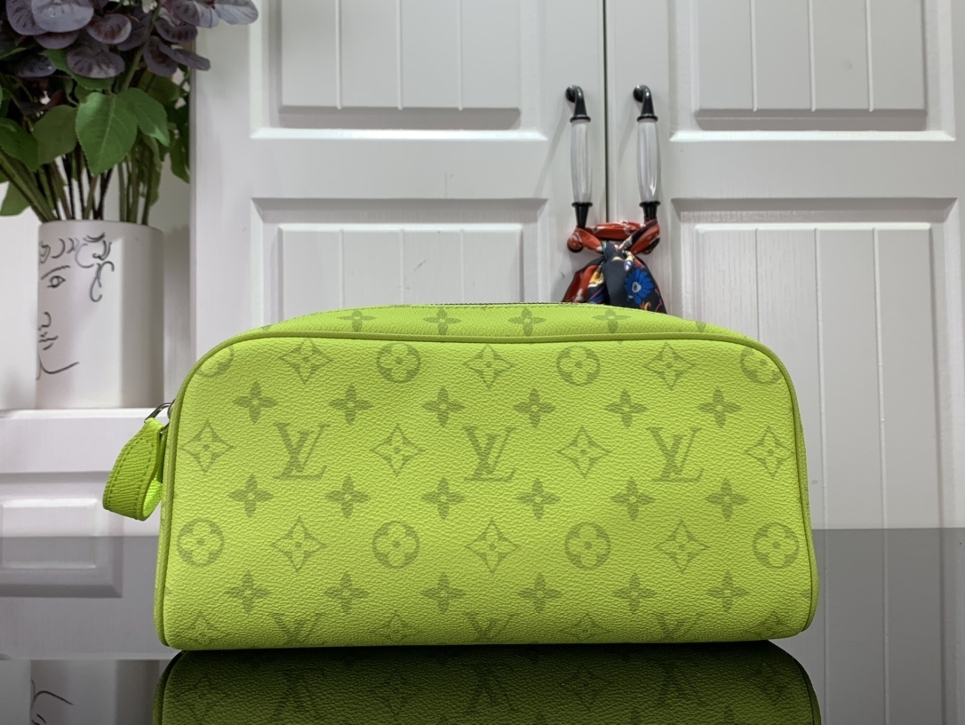LV Cosmetic bag m10144 