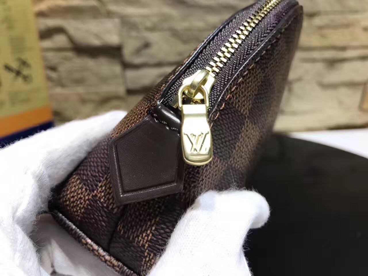 LV Cosmetic Bag M47353 