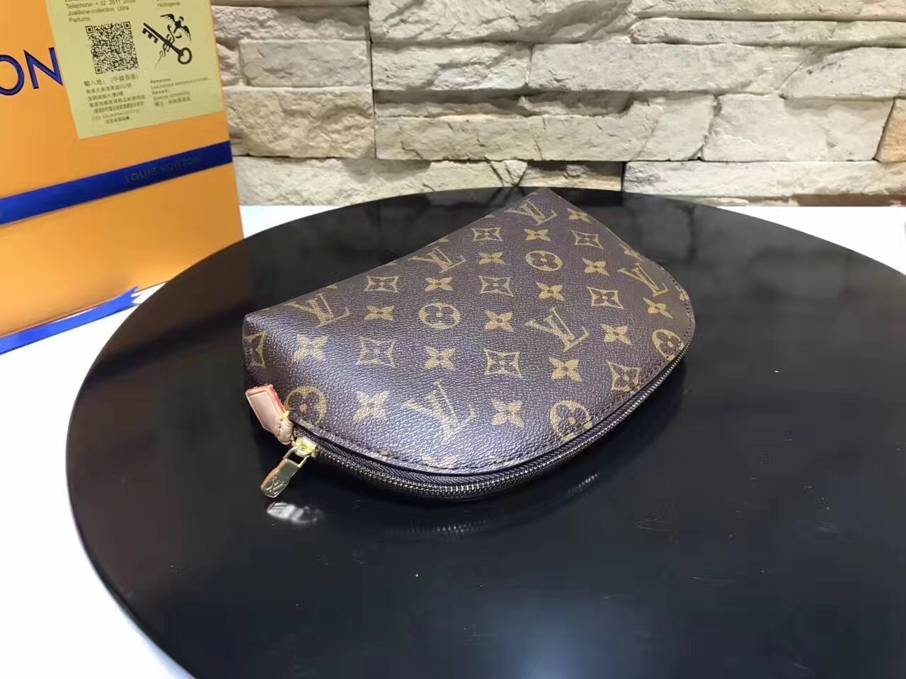 LV Cosmetic Bag M47353 