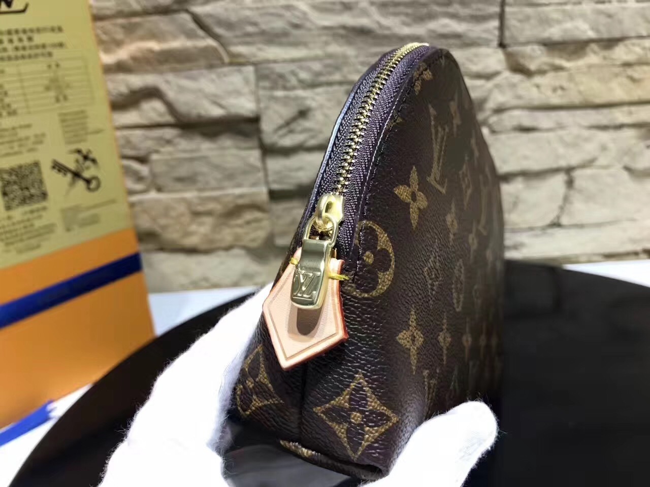 LV Cosmetic Bag M47353 