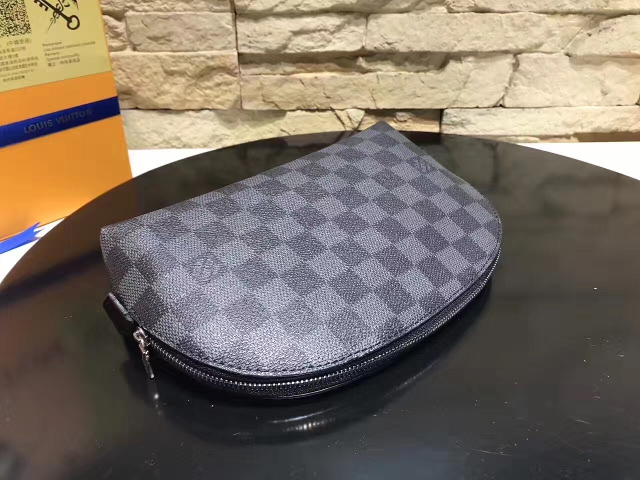 LV Cosmetic Bag M47353 