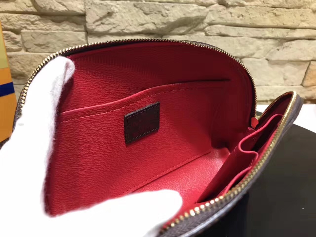 LV Cosmetic Bag M47353 