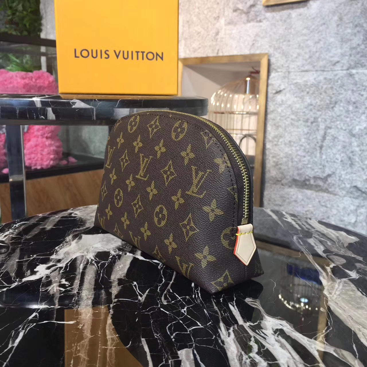 LV COSMETIC POUCH GM M47353HY 