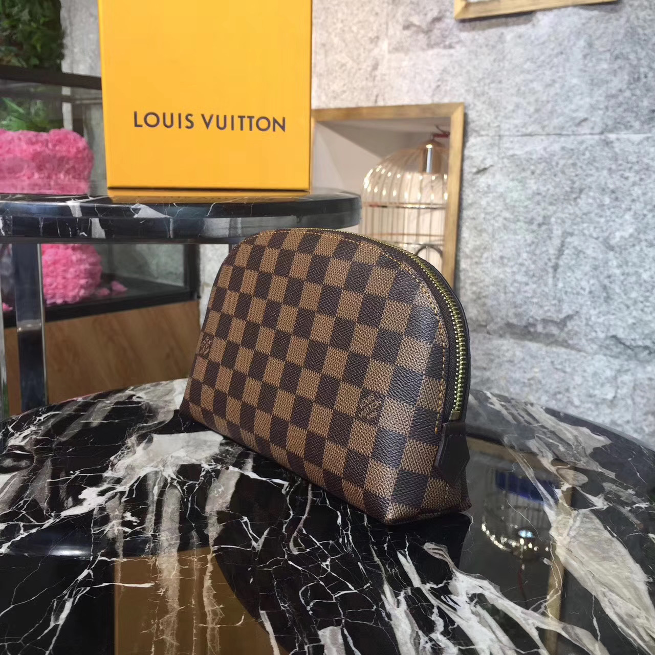 LV COSMETIC POUCH GM M47353HY 