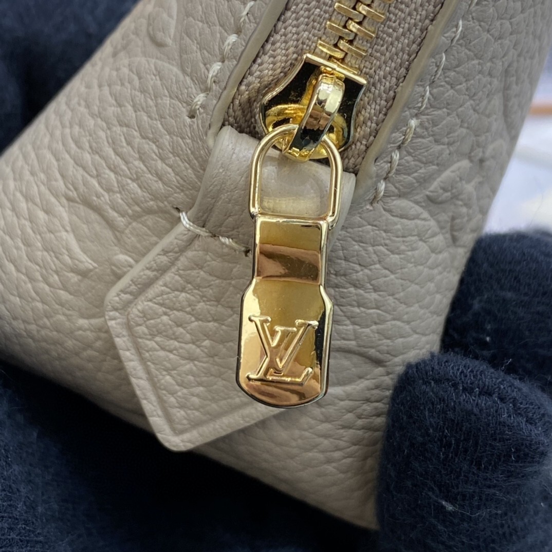 LV COSMETIC POUCH PM M69413