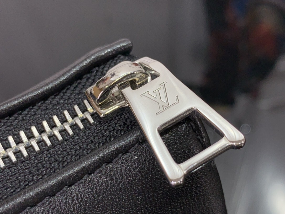 LV COUSSIN BB M20574 