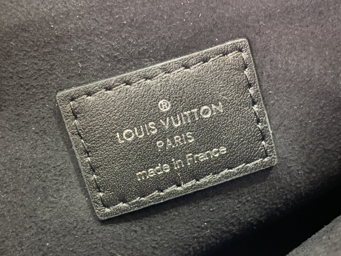 LV COUSSIN BB M20574 