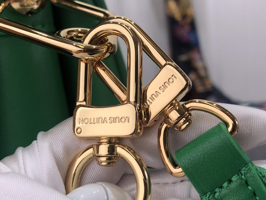 LV COUSSIN PM M20760