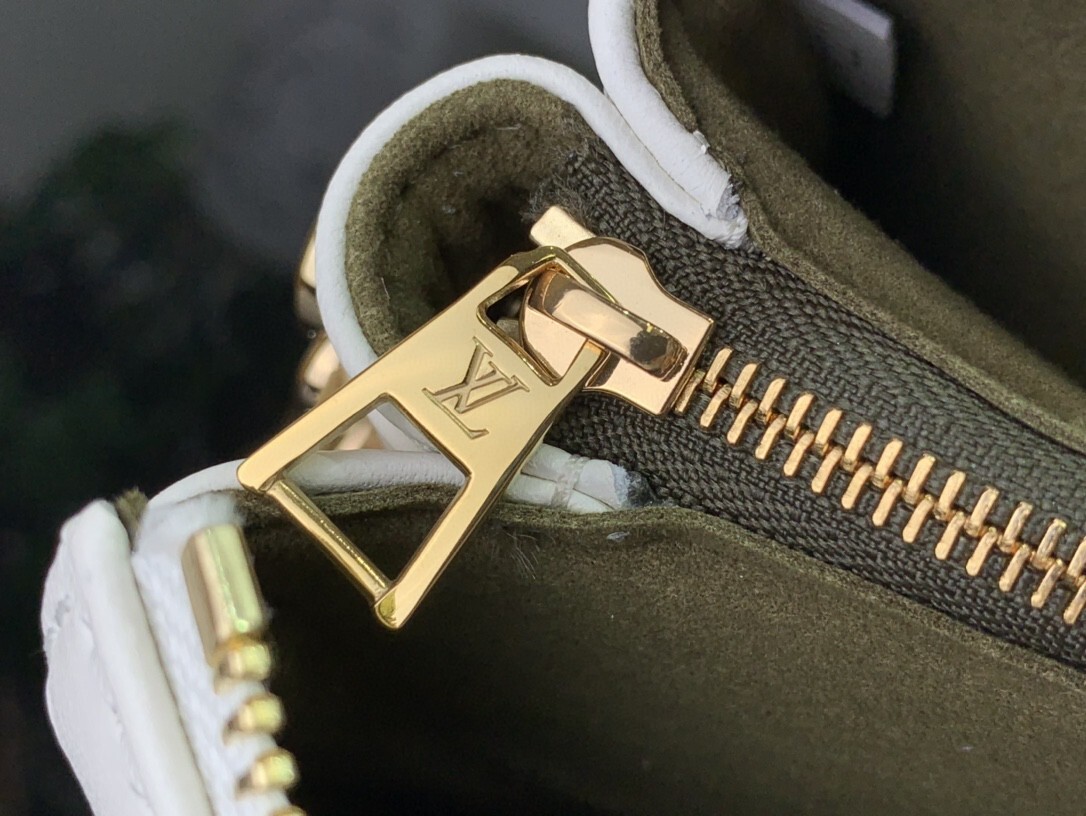 LV COUSSIN PM M21209