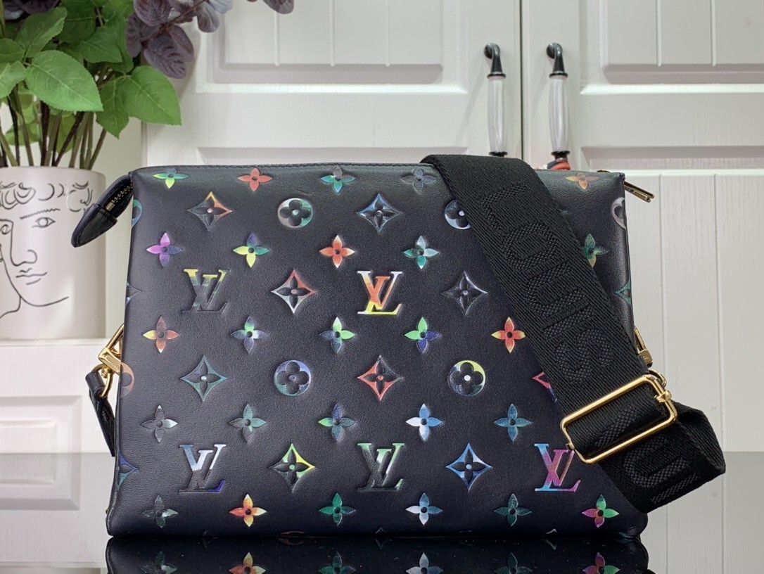 LV COUSSIN PM M21209