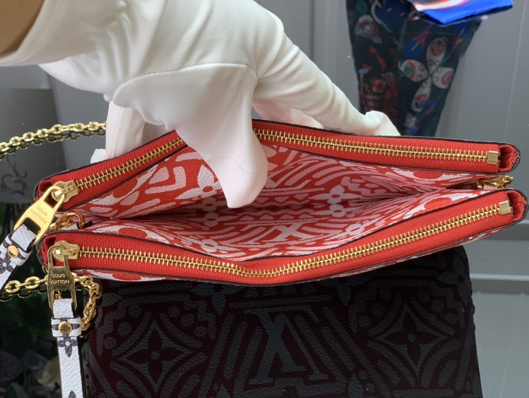 LV CRAFTY DOUBLE ZIP POCHETTE M69488 