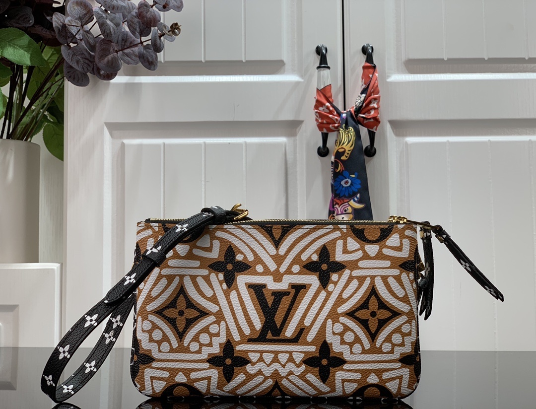 LV CRAFTY DOUBLE ZIP POCHETTE M69488 