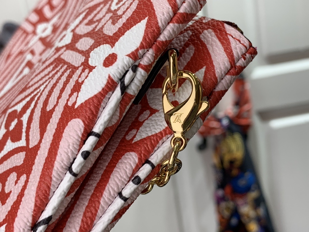 LV CRAFTY DOUBLE ZIP POCHETTE M69488 