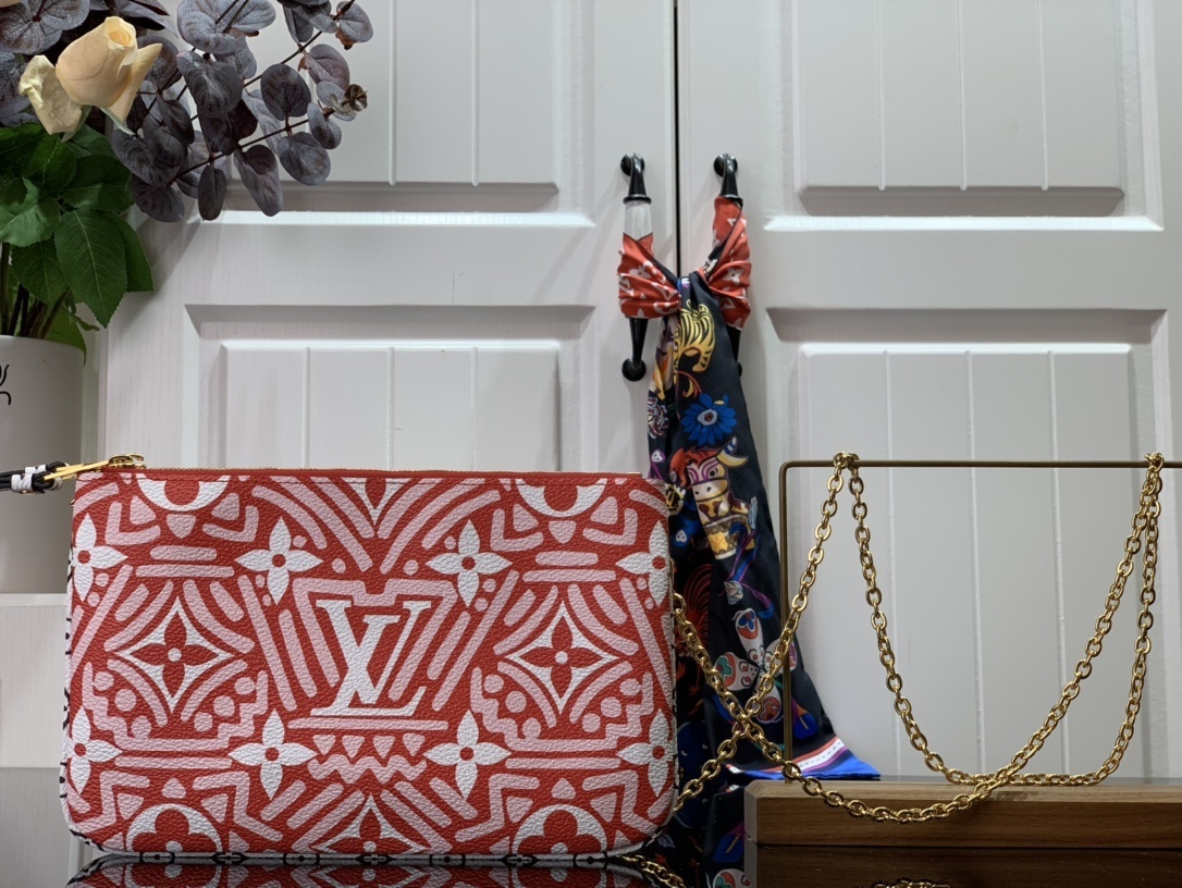 LV CRAFTY DOUBLE ZIP POCHETTE M69488 