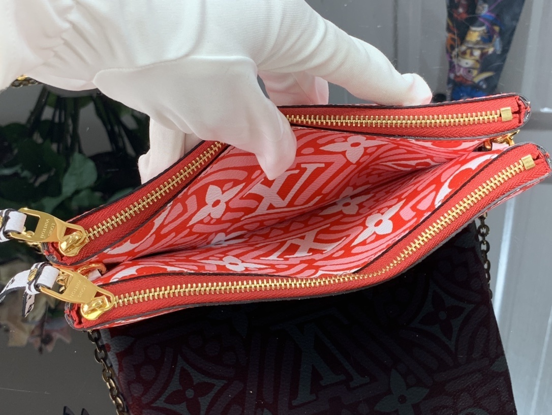 LV CRAFTY DOUBLE ZIP POCHETTE M69488 