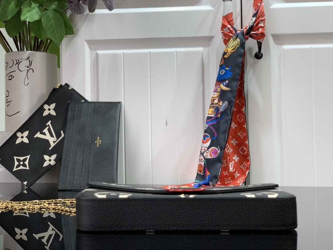 LV CRAFTY FELICIE POCHETTE M69515 