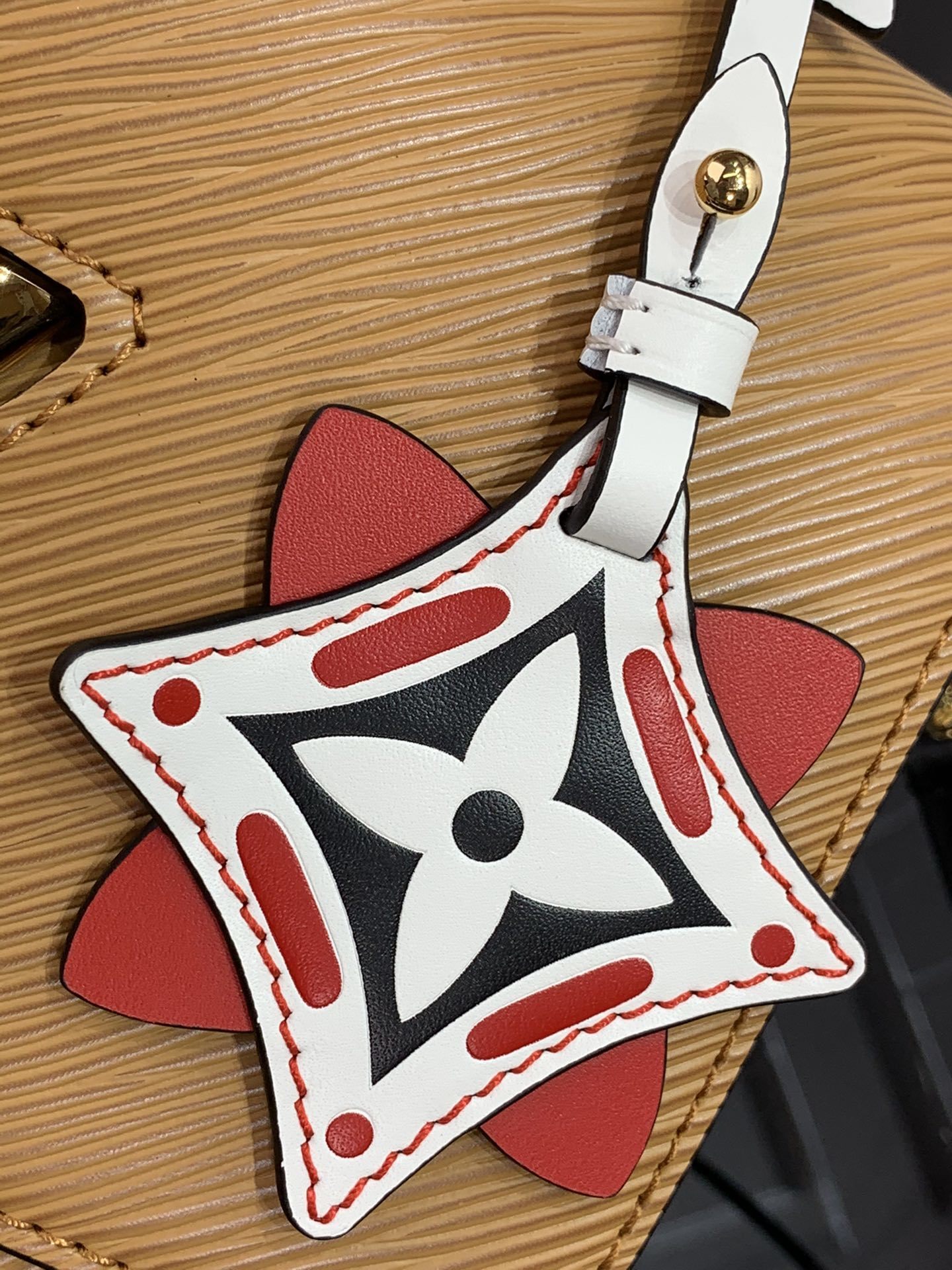 LV CRAFTY TWIST MM M56780