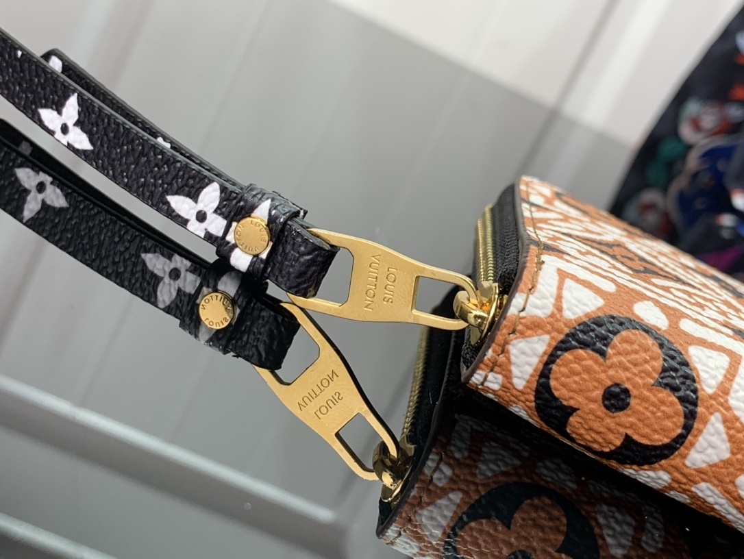 LV CRAFTY ZIPPY COIN PURSE M69496